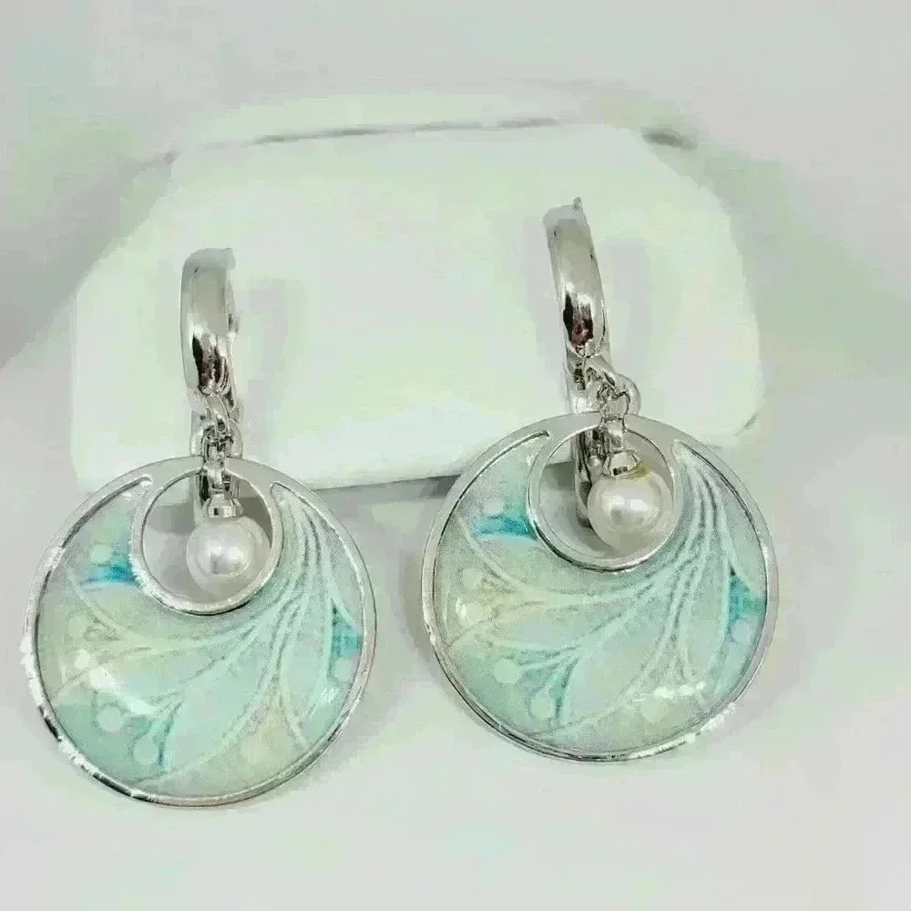 NWOT Beautiful Round Colorful Pearl Earrings